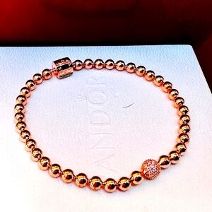 Authentic pandora Rose Gold bracelet size 7.1 in comes with dust bag 🌺🌹🍄🌺🌹🍄🌺🌹🍄🌺🌹